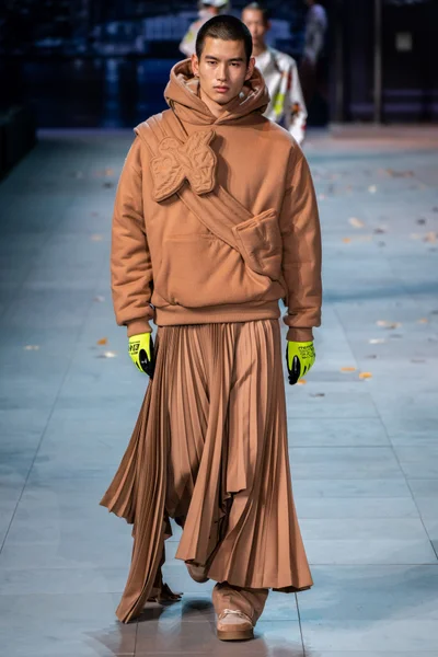Look 40